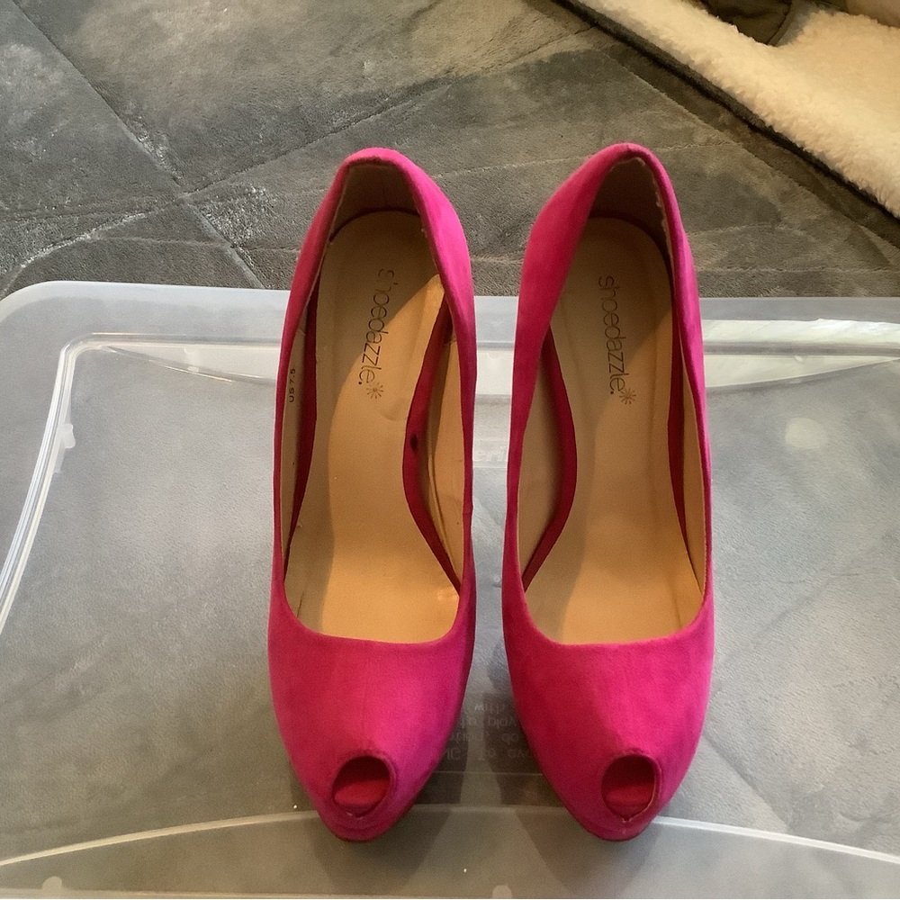 Shoe Dazzle Pink Peep Toe Heels Elegant Suede